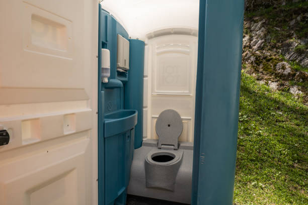 Best Deluxe Portable Toilet Rental  in Sparta, MO